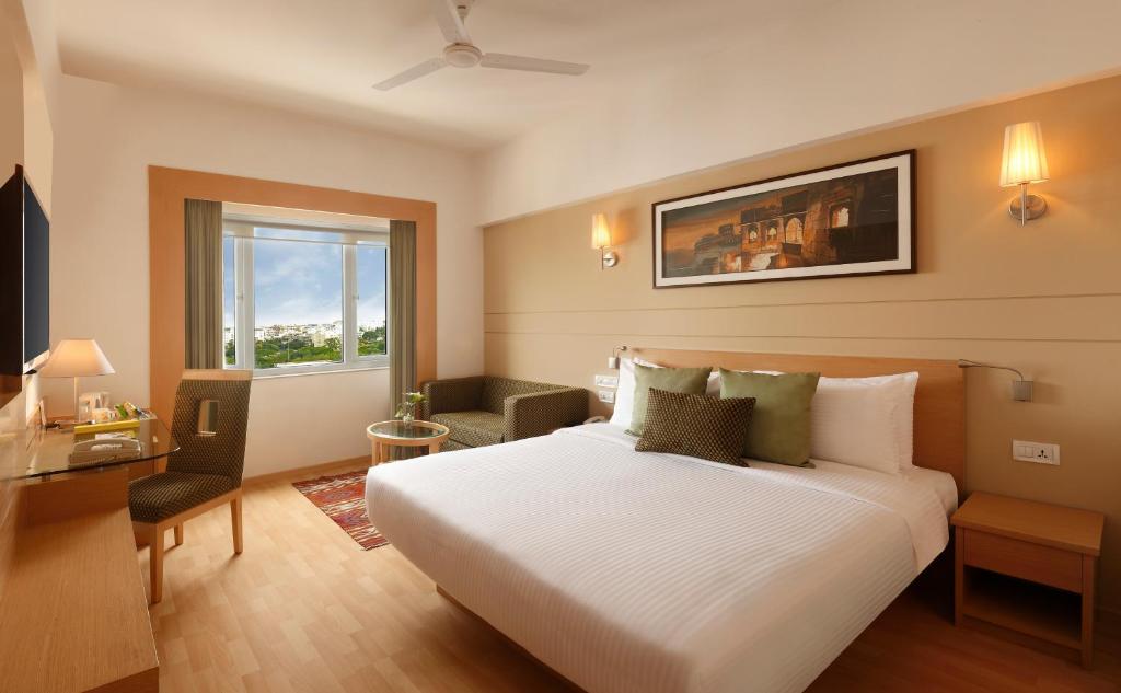 Двухместный (Двухместный номер бизнес-класса с 1 кроватью или 2 отдельными кроватями) отеля Lemon Tree Hotel, GachiBowli, Hyderabad, Хайдарабад