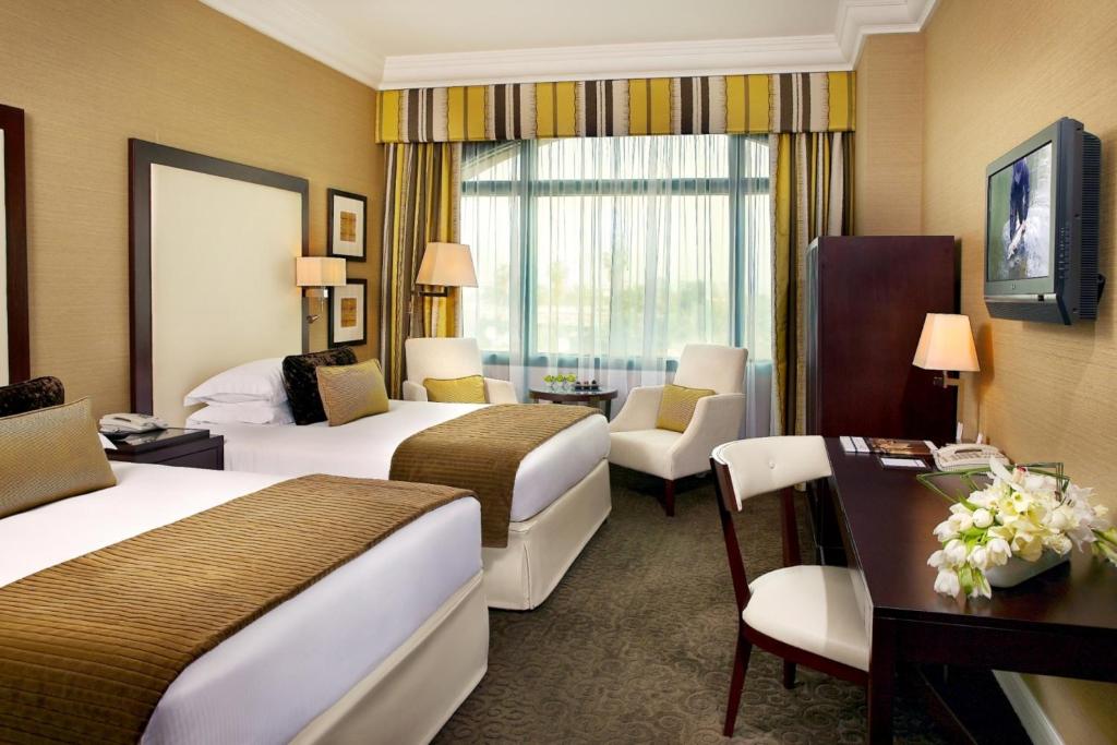 Двухместный (Классический номер с кроватью размера «king-size») отеля Roda Al Bustan Hotel, Дубай