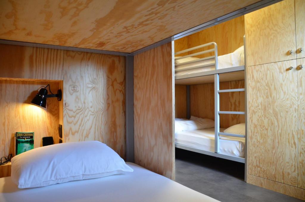 Номер (Кровать в общем 6-местном номере для женщин) отеля Eklo Hotels Lille, Лилль