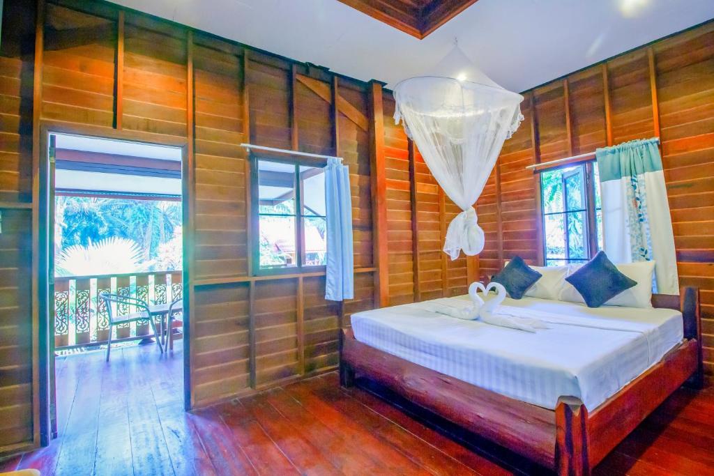 Номер (Коттедж В (для 3 взрослых)), Khao Sok Palmview Resort