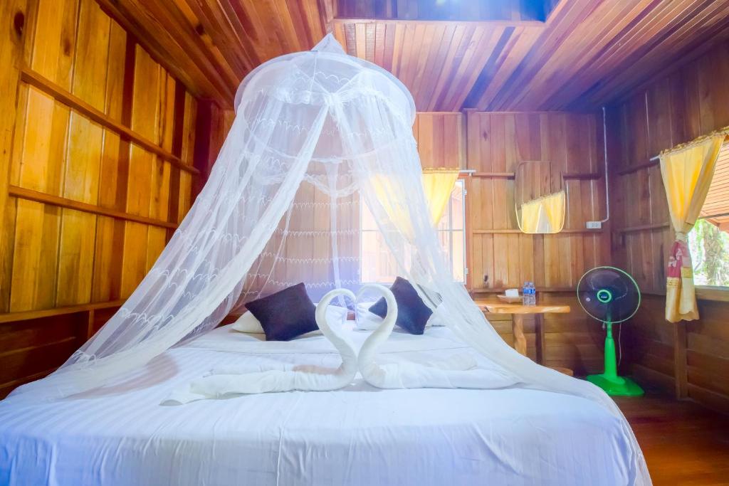 Номер (Улучшенный коттедж А), Khao Sok Palmview Resort