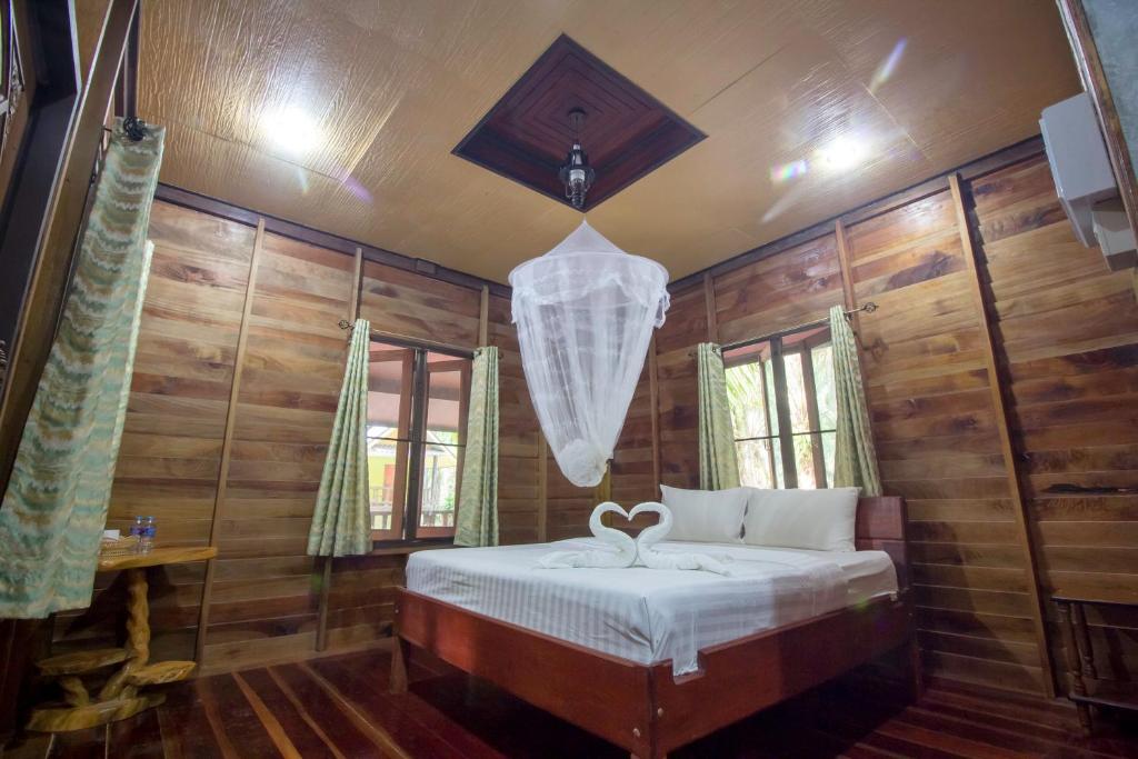 Номер (Улучшенный коттедж B), Khao Sok Palmview Resort