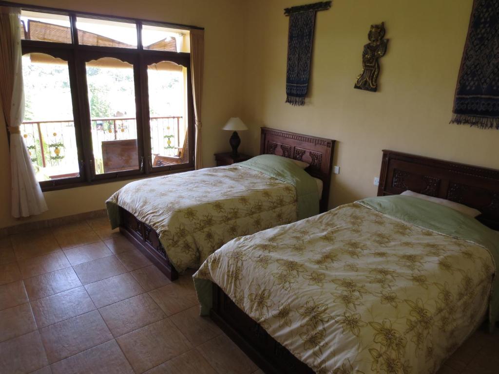 Двухместный (Двухместный номер с 2 отдельными кроватями и окном), Nuriani Restaurant and Rooms