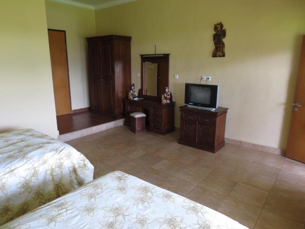 Двухместный (Двухместный номер с 2 отдельными кроватями и окном), Nuriani Restaurant and Rooms