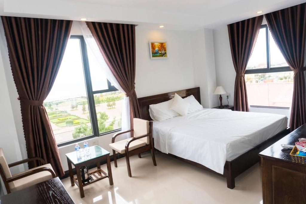 Двухместный (Номер с кроватью размера «king-size» и видом на море) отеля Aries Hotel, Туихоа