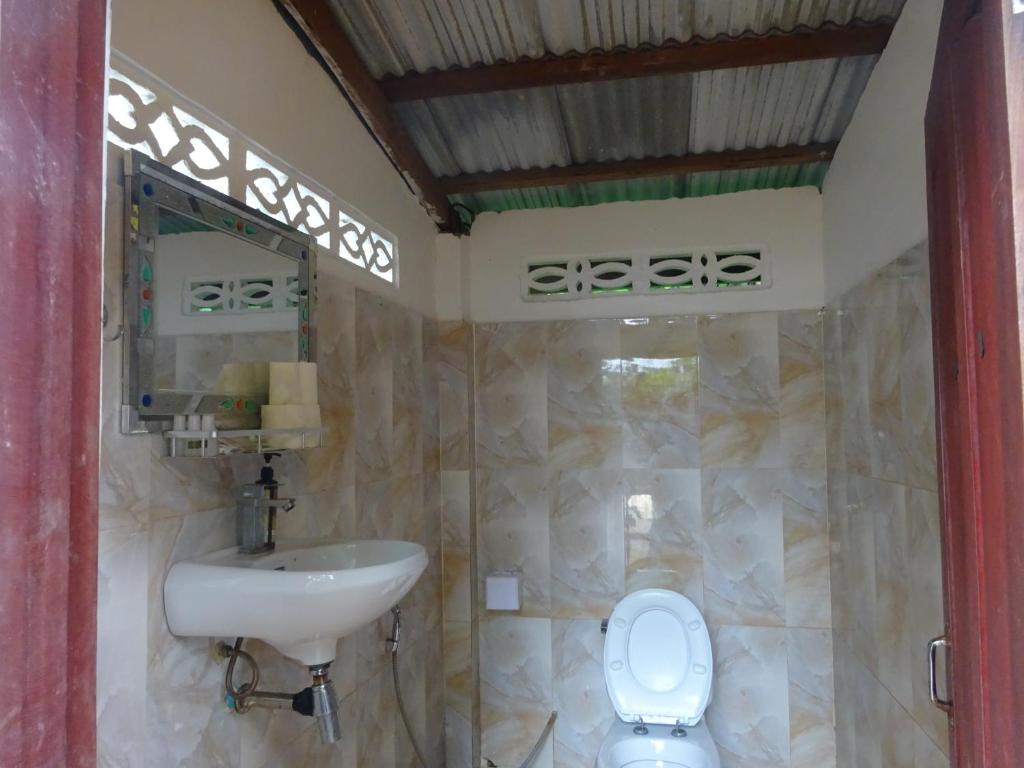 Двухместный (Стандартный двухместный номер с 1 кроватью и общей ванной комнатой) отеля Coconutbeach Bungalows, Кох Ронг