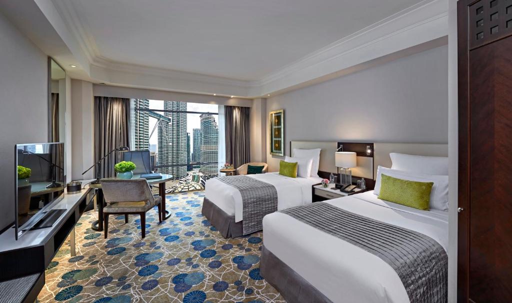Двухместный (Двухместный номер с 2 отдельными кроватями и видом на небоскреб «Башни-близнецы Петронас») отеля Mandarin Oriental, Kuala Lumpur, Куала-Лумпур