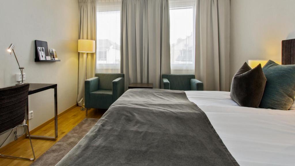 Двухместный (Улучшенный двухместный номер с 2 отдельными кроватями) отеля Best Western Plus Grand Hotel Elektra, Людвика