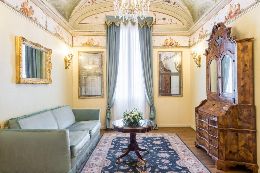 Сьюит (Люкс с видом на канал), Hotel Ai Cavalieri di Venezia