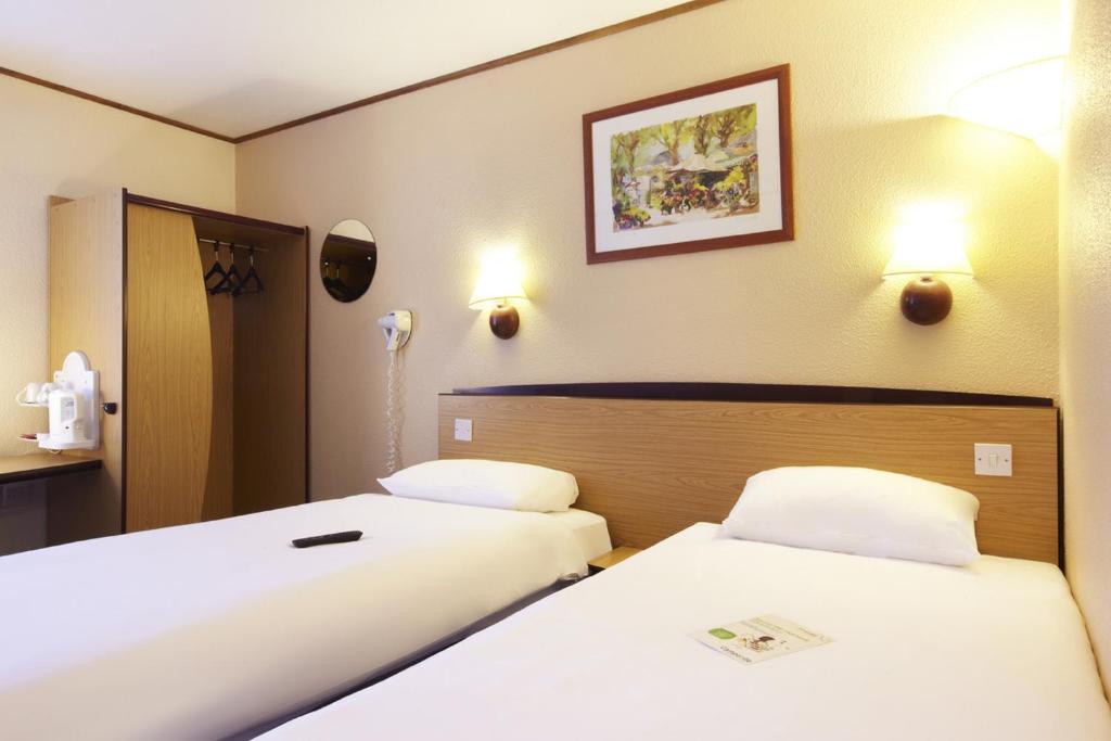 Двухместный (Двухместный номер с 2 отдельными кроватями) отеля Campanile Hotel & Restaurant Breda, Берген-оп-Зом