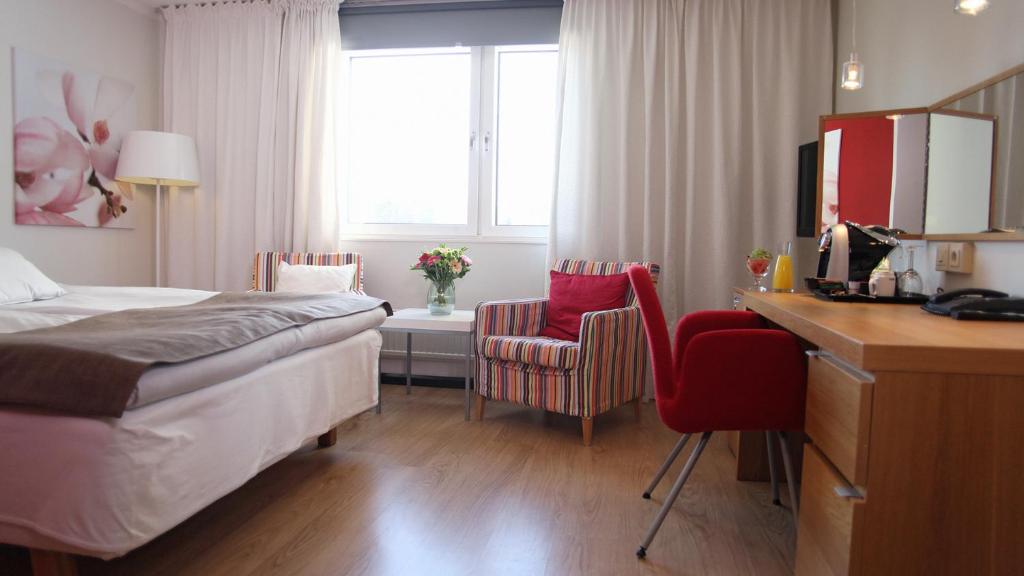 Двухместный (Двухместный номер с 1 двуспальной кроватью — Для некурящих) отеля Best Western Gustaf Froding Hotel & Konferens, Карлстад