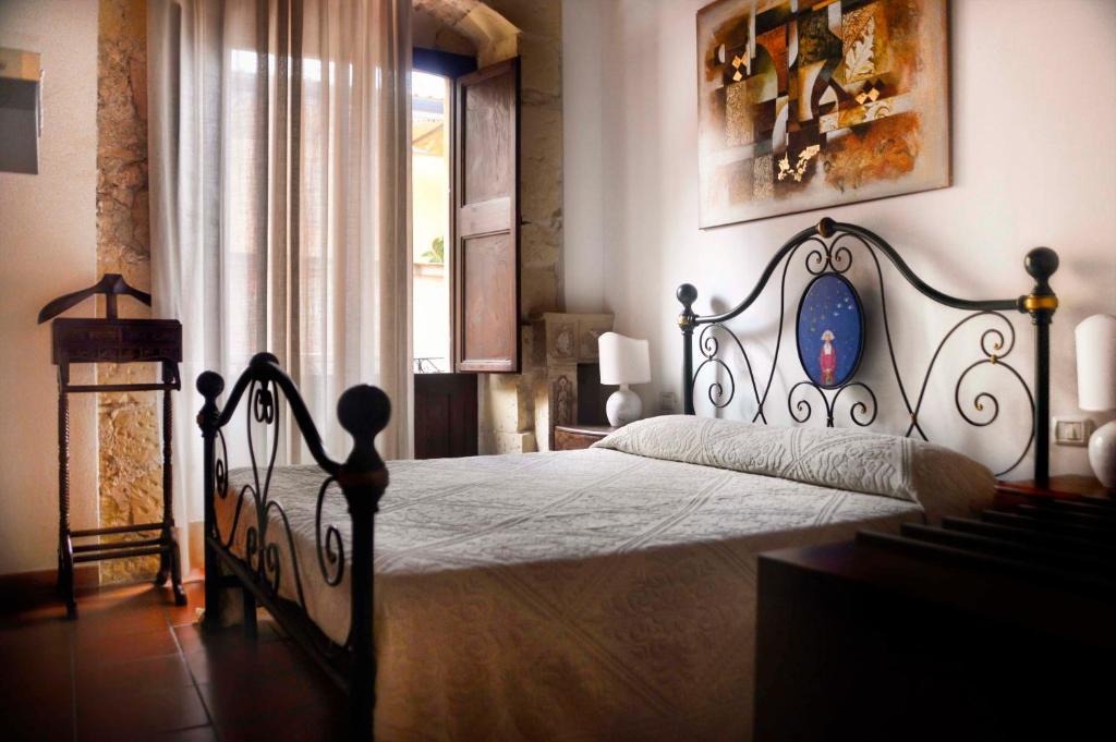 Двухместный (Улучшенный двухместный номер с 1 кроватью) гостевого дома Relais del Porto - B&B, Кальяри