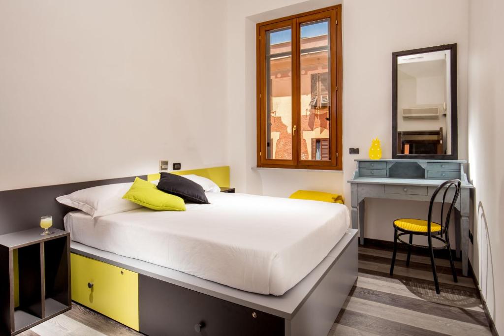 Двухместный (Двухместный номер с 1 кроватью и собственной ванной комнатой) хостела Hotel Luzzatti, Рим