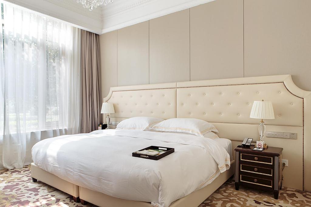 Двухместный (Улучшенный двухместный номер с 1 кроватью или 2 отдельными кроватями) отеля Hong Qiao State Guest Hotel, Шанхай