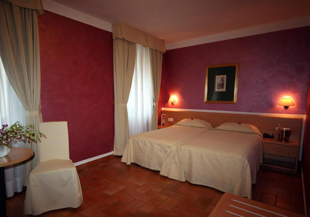 Двухместный (Двухместный номер с 1 кроватью или 2 отдельными кроватями) отеля Roma Prague, Прага