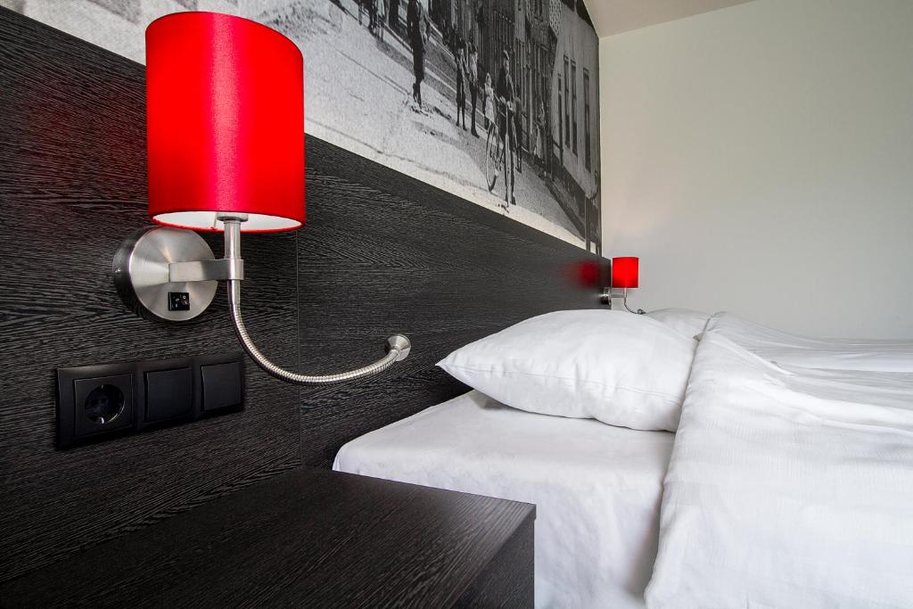 Двухместный (Двухместный номер «Комфорт» с 2 отдельными кроватями) отеля Bastion Hotel Amsterdam Noord, Амстердам