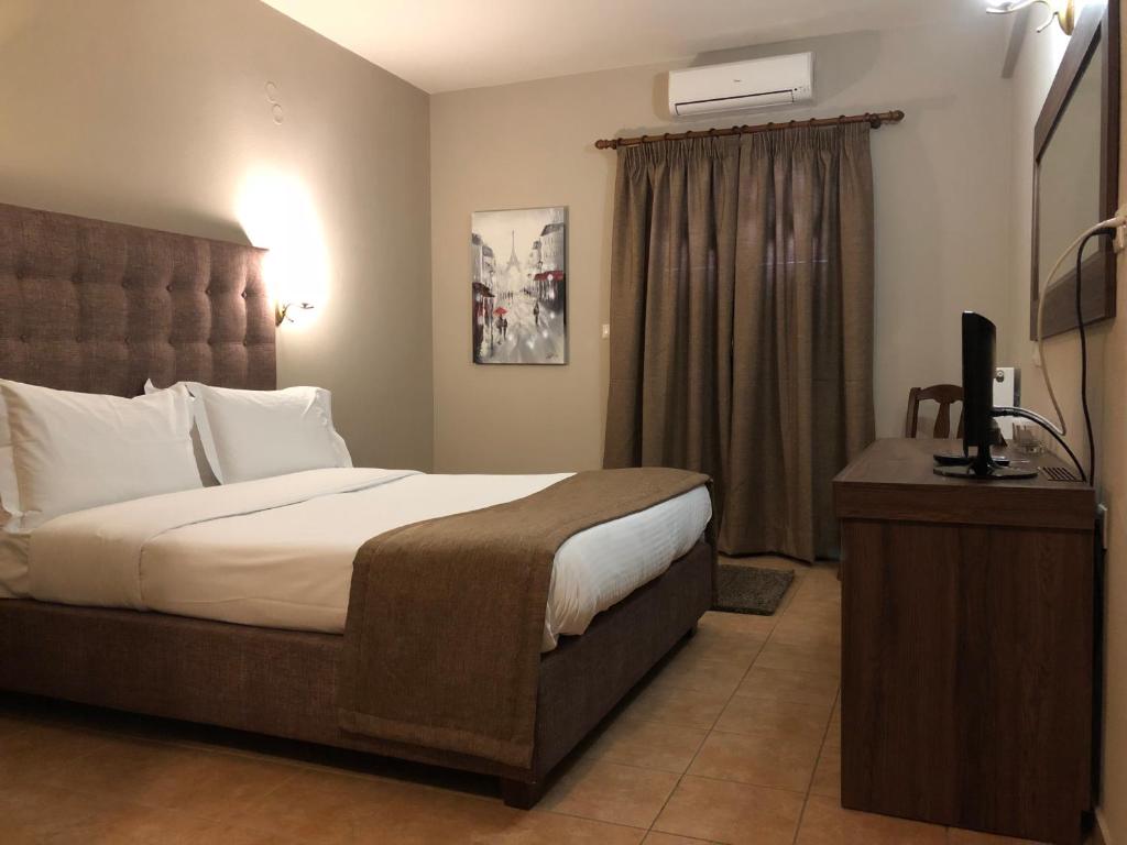 Двухместный (Двухместный номер с 1 кроватью на 1 этаже с видом на сад и Метеору) отеля Hotel Doupiani House, Калампака