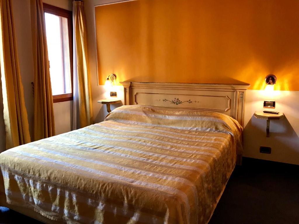 Двухместный (Двухместный номер с 1 кроватью) отеля Alla Corte Rossa, Венеция