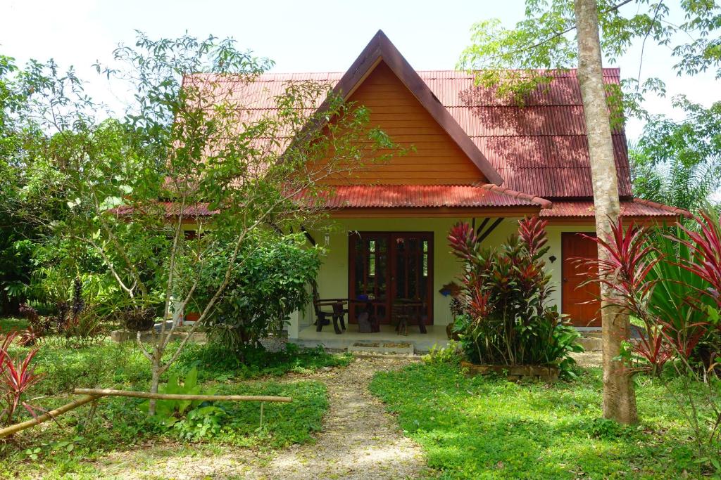 Семейный (Семейный номер) гостевого дома Manora Garden, Пхангнга