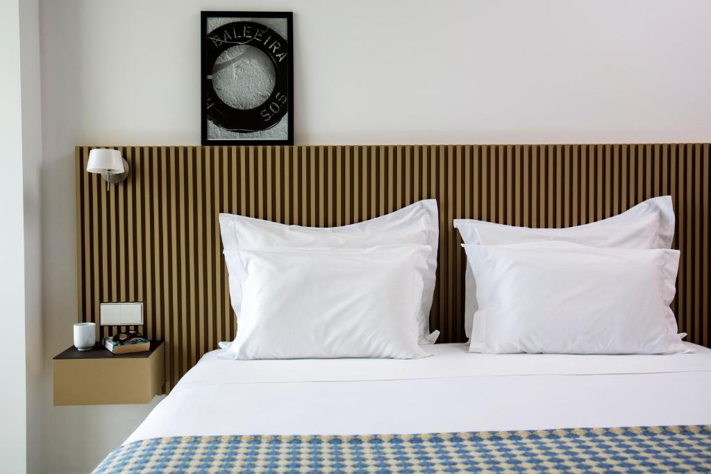 Двухместный (Двухместный номер с 1 кроватью и видом на улицу) отеля Memmo Baleeira - Design Hotels, Сагреш