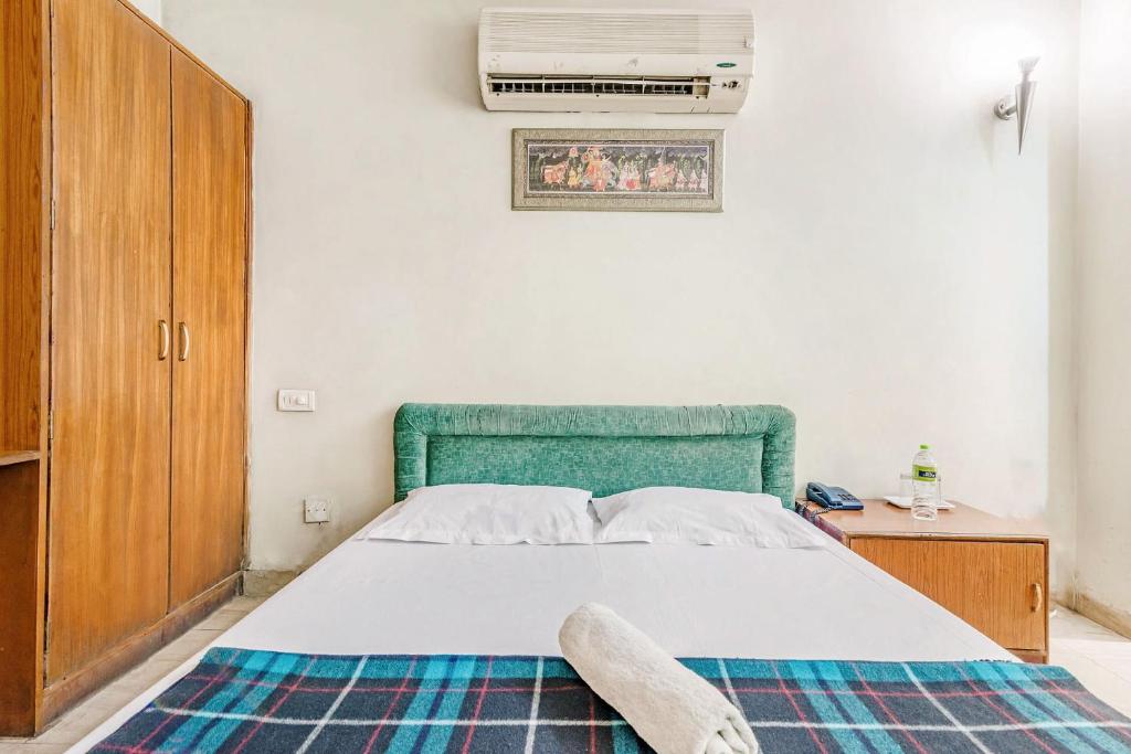 Гостевой дом Guesthouse room in Sindhi Camp, by GuestHouser, Джайпур