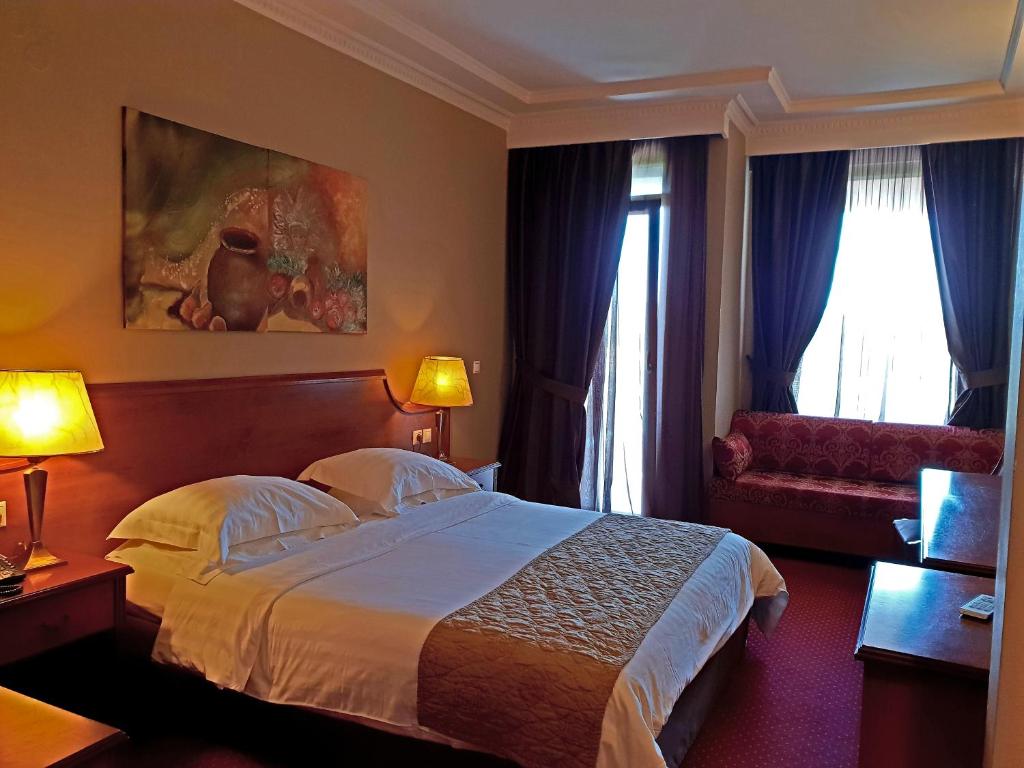Трехместный (Трехместный номер) отеля Royal Hotel Thessaloniki, Переа