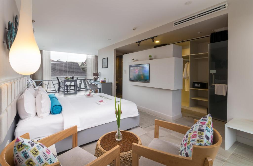 Двухместный (Улучшенный номер с кроватью размера «king-size» - Бесплатный трансфер) отеля Damrei Residence & Spa, Сием Рип