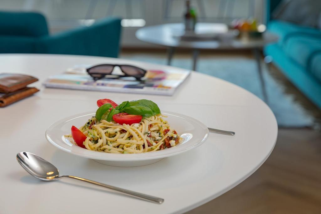 Двухместный (Стандартный двухместный номер с 1 кроватью), DD Suites Serviced Apartments