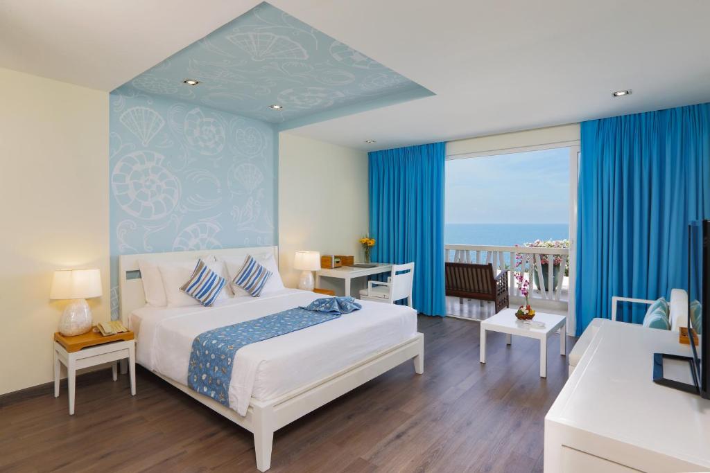 Двухместный (Номер «Голубой», вид на море) курортного отеля The Cliff Resort & Residences, Фантхьет