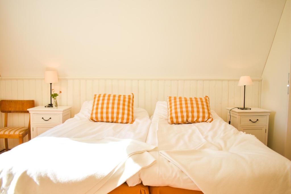 Двухместный (Улучшенный двухместный номер с 2 двуспальными кроватями) парк-отеля Enaforsholm Fjällgård, Эстерсунд