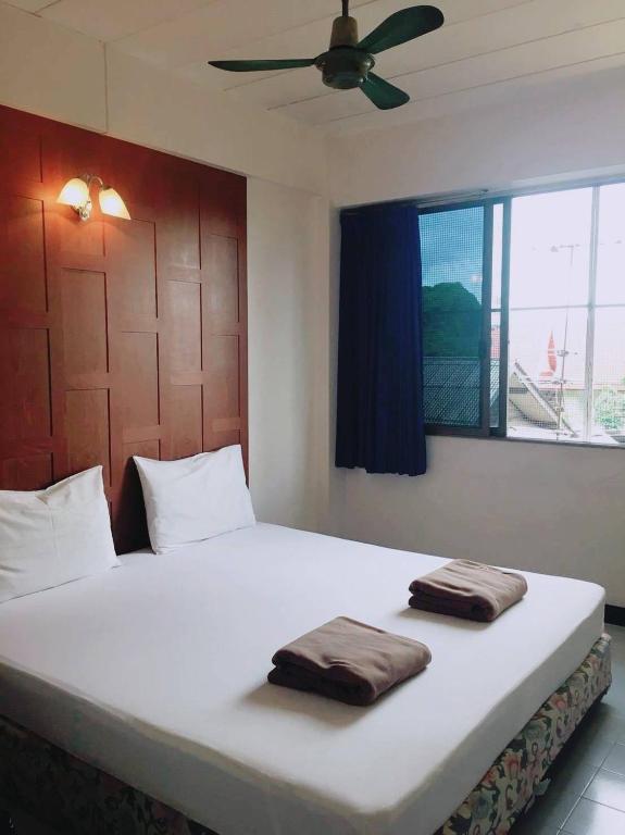 Двухместный (Двухместный номер с 1 кроватью и общим туалетом) хостела New Siam 1 Guest House, Бангкок