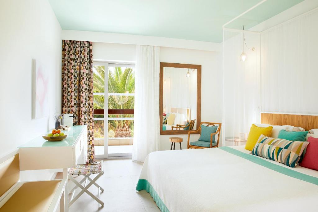 Двухместный (Двухместный номер с 2 отдельными кроватями, вид на сад) курортного отеля Eagles Palace, Уранополис