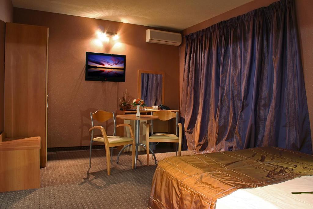 Двухместный (Стандартный двухместный номер с 1 кроватью) отеля Hotel Brod, София