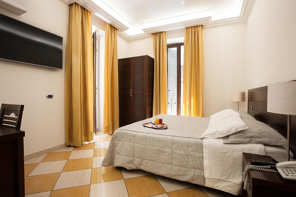 Двухместный (Двухместный номер «Комфорт» с 1 кроватью или 2 отдельными кроватями) отеля Albergo del Golfo, Неаполь