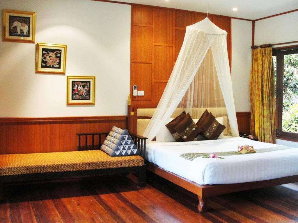Номер (Улучшенный коттедж) курортного отеля Phi Phi Natural, Пхи-Пхи