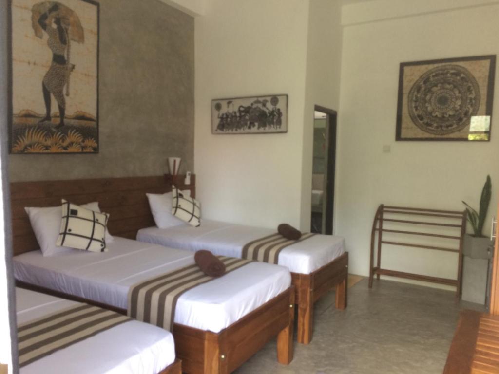 Трехместный (Deluxe Triple Room with Balcony & Canal View), Green Wood Villa Negombo