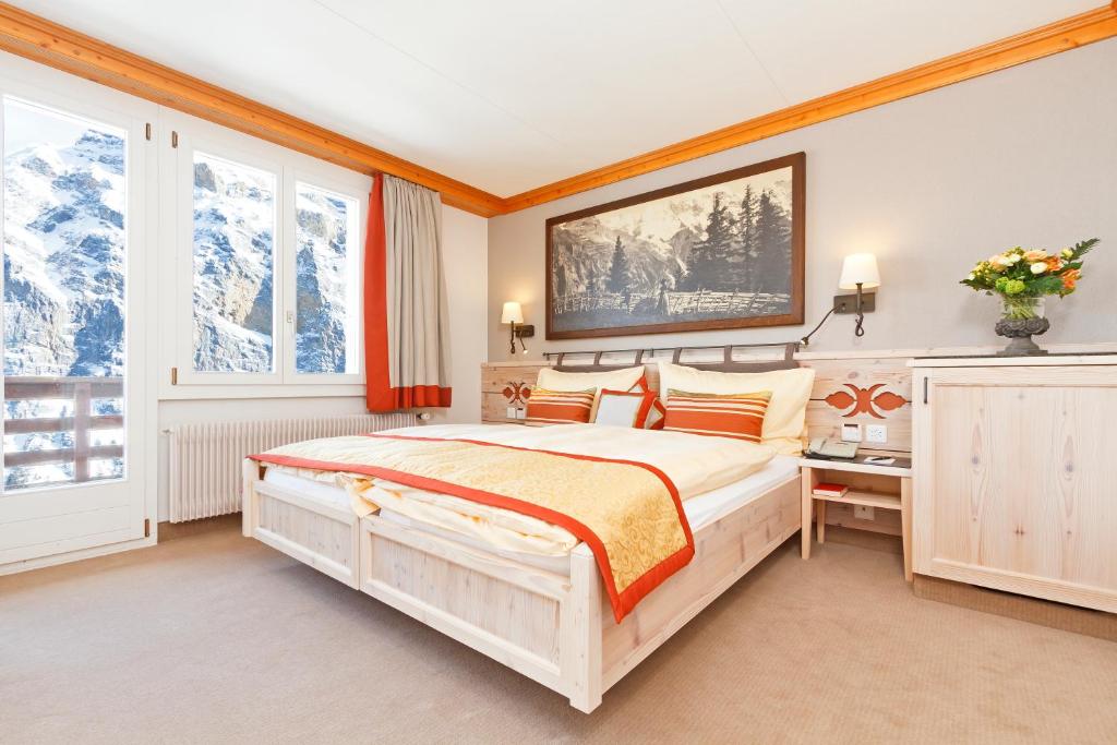 Двухместный (Двухместный номер с видом на горную вершину Эйгер) отеля Eiger Swiss Quality Hotel, Лаутербруннен