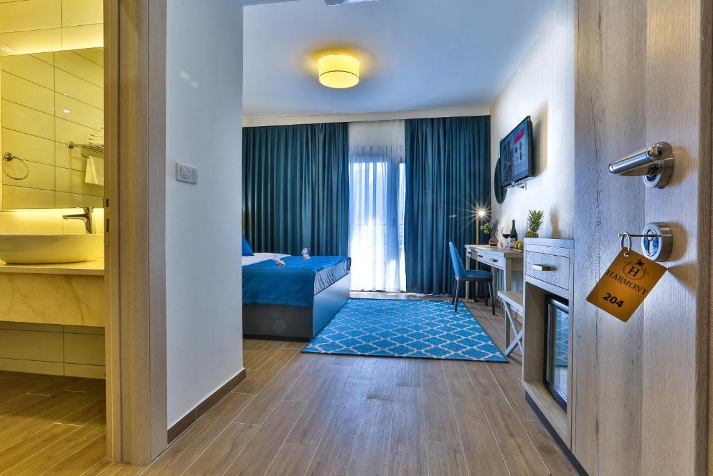 Двухместный (Улучшенный двухместный номер с 1 кроватью) отеля Hotel Harmony, Петровац