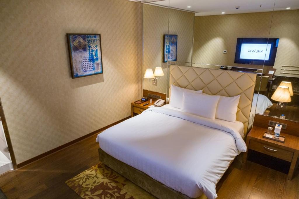 Двухместный (Comfort Room - 24 Hour Checkin/Checkout) отеля Niranta Transit Hotel International Departures/Airside, Мумбай
