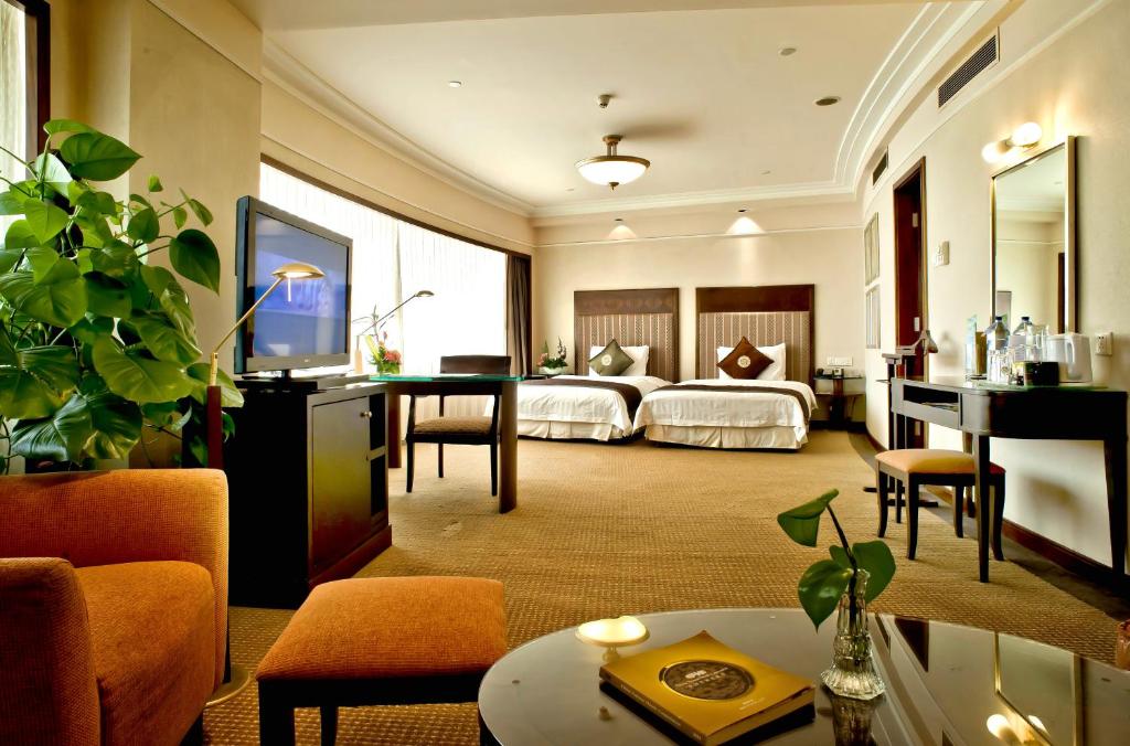 Двухместный (Двухместный номер с 2 отдельными кроватями и видом на город) отеля Howard Johnson Ginwa Plaza Hotel, Сиань