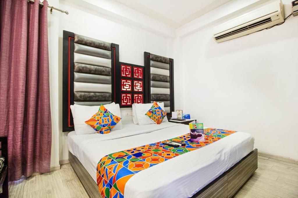 Двухместный (Небольшой двухместный номер с 1 кроватью или 2 отдельными кроватями) отеля FabHotel Suncourt Karol Bagh, Нью-Дели