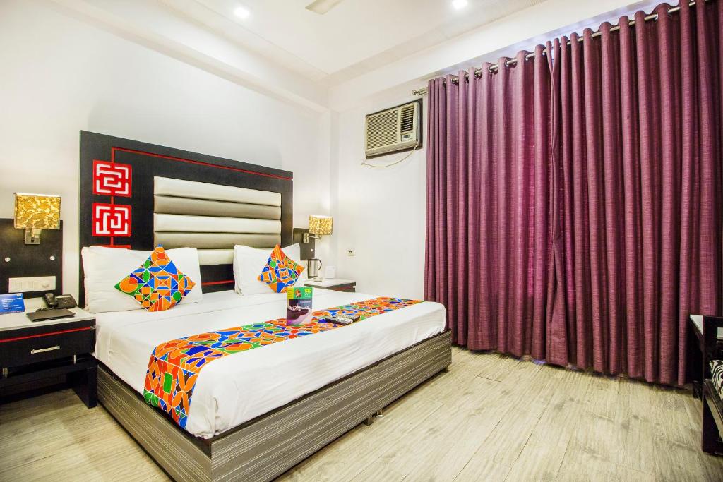 Двухместный (Двухместный номер Делюкс с 1 кроватью или 2 отдельными кроватями) отеля FabHotel Suncourt Karol Bagh, Нью-Дели