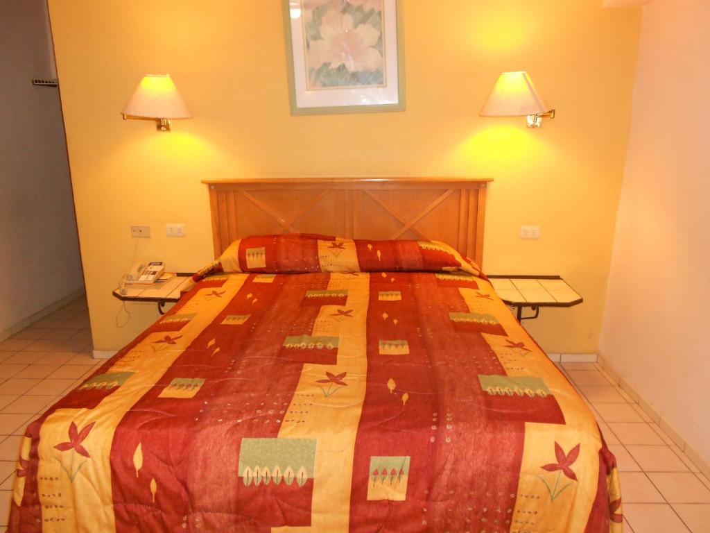 Двухместный (Двухместный номер с 1 кроватью или 2 отдельными кроватями) отеля Hotel Suites Kino, Эрмосильо
