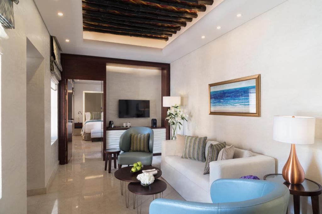 Сьюит (Улучшенный люкс с кроватью размера «king-size») отеля Souq Al Wakra Hotel Qatar By Tivoli, Доха