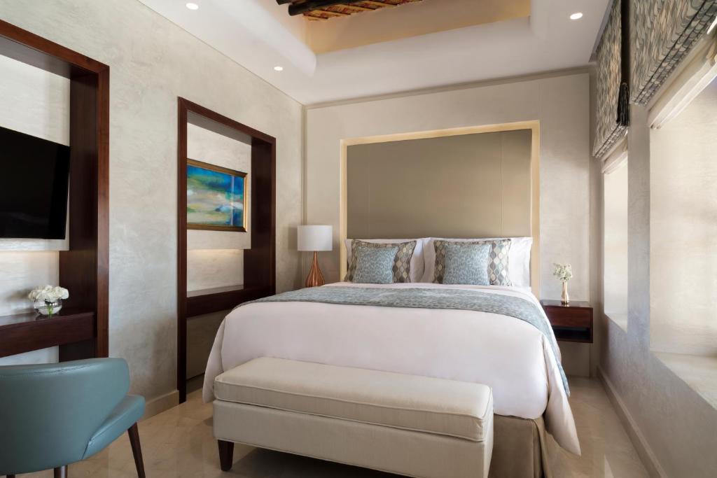 Сьюит (Полулюкс с кроватью размера «king-size») отеля Souq Al Wakra Hotel Qatar By Tivoli, Доха