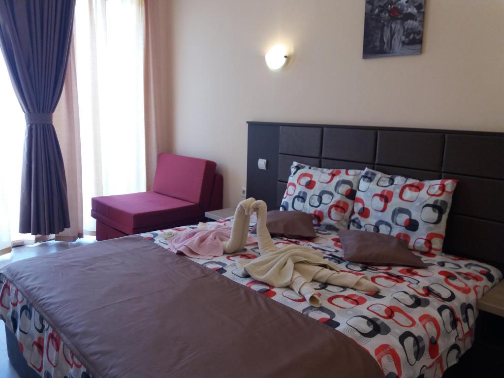 Двухместный (Двухместный номер с 1 кроватью или 2 отдельными кроватями и балконом) отеля Hotel Sirena, Приморско