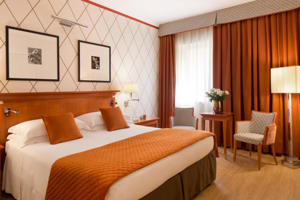 Двухместный (Улучшенный двухместный номер с 1 кроватью или 2 отдельными кроватями) отеля Starhotels Metropole, Рим