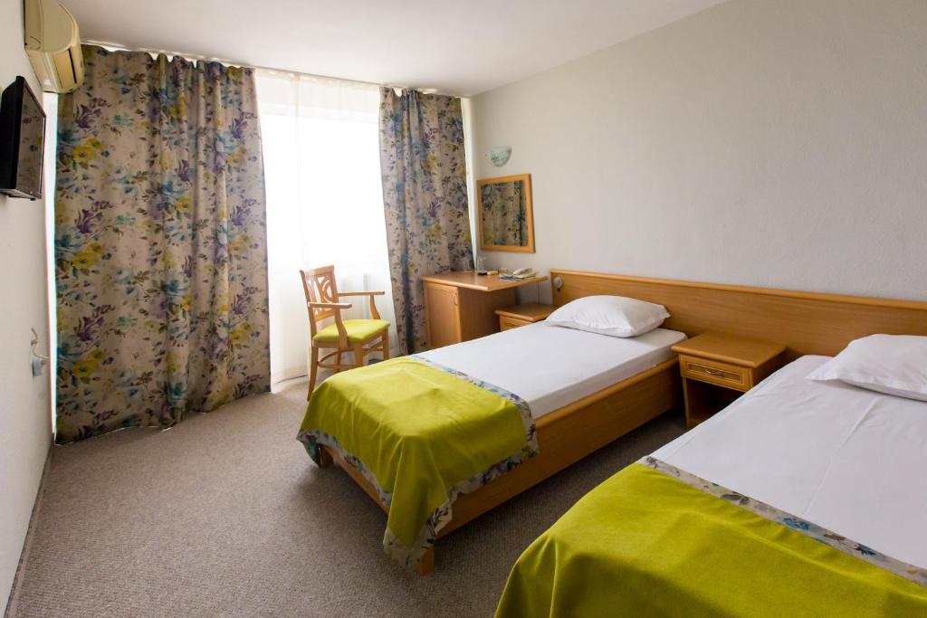 Двухместный (Двухместный номер с 1 кроватью или 2 отдельными кроватями и видом на море) отеля Briz 2 Hotel, Варна (Северо-Восточная Болгария)