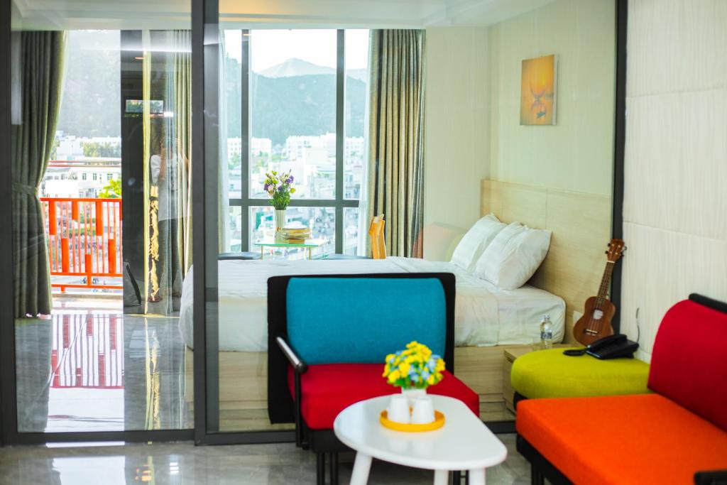 Апартаменты (Семейный люкс с видом на горы) отеля Moonlight Bay, Нячанг