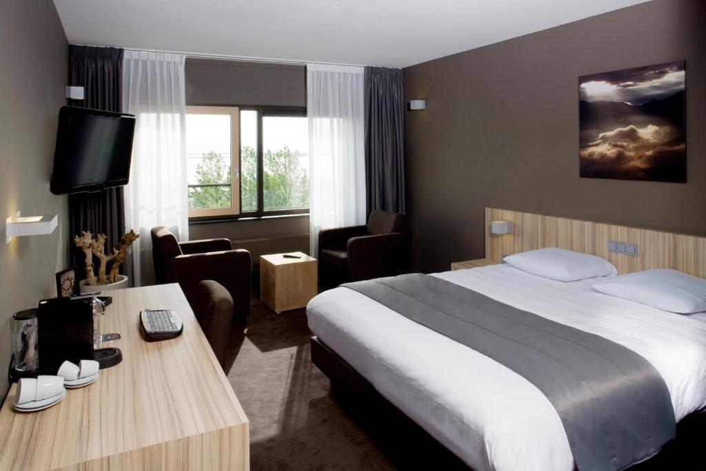 Двухместный (Двухместный номер Делюкс с 1 кроватью) отеля Fletcher Hotel-Restaurant Stadspark, Берген-оп-Зом